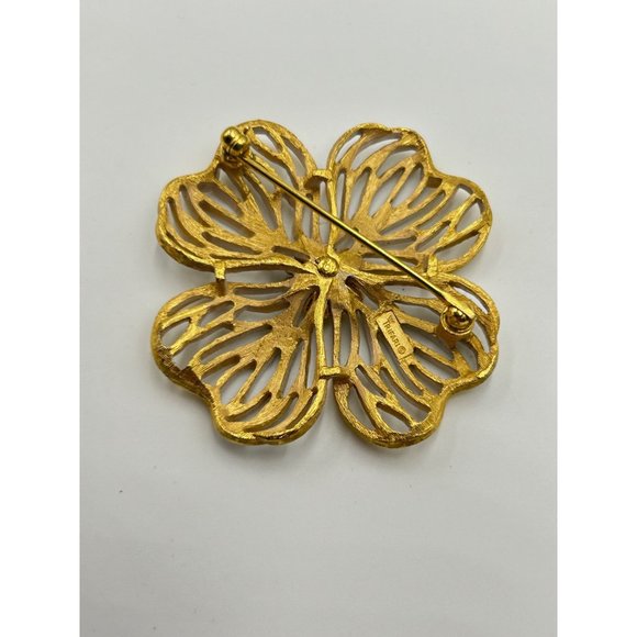 Vintage Signed Trifari Dogwood Flower Brooch Pin Gold Tone and White Enamel - Picture 4 of 6